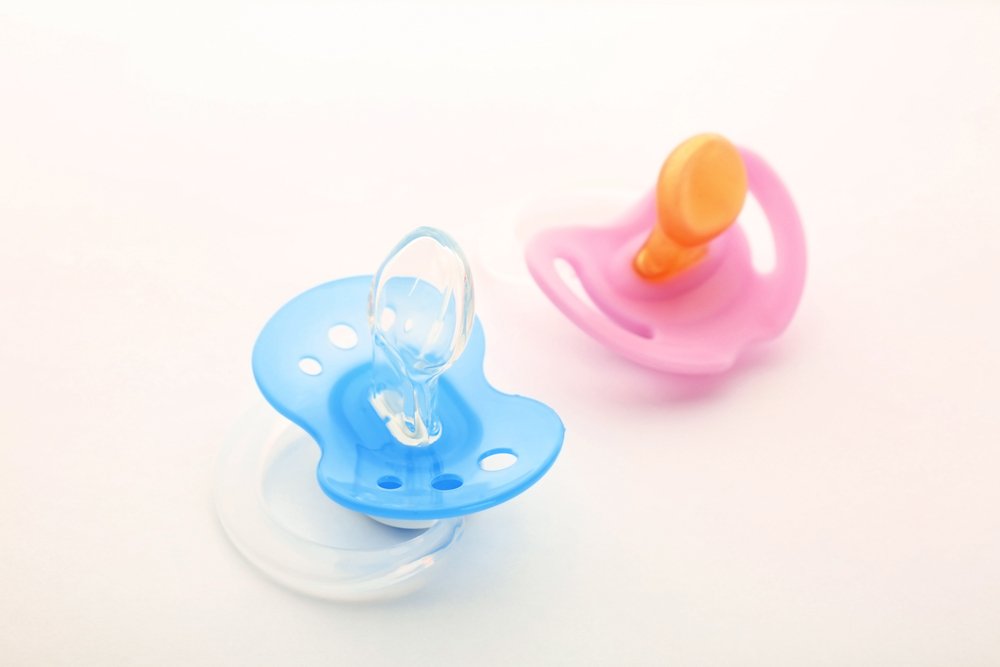 Баланы емшекпен (соска) шеккен әдеттен қалай арылтуға болады?